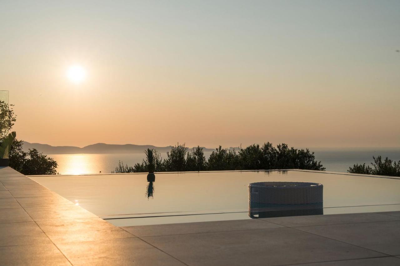Villa Ekphrasis With Sea View And Jacuzzi Ravdhoúkha المظهر الخارجي الصورة